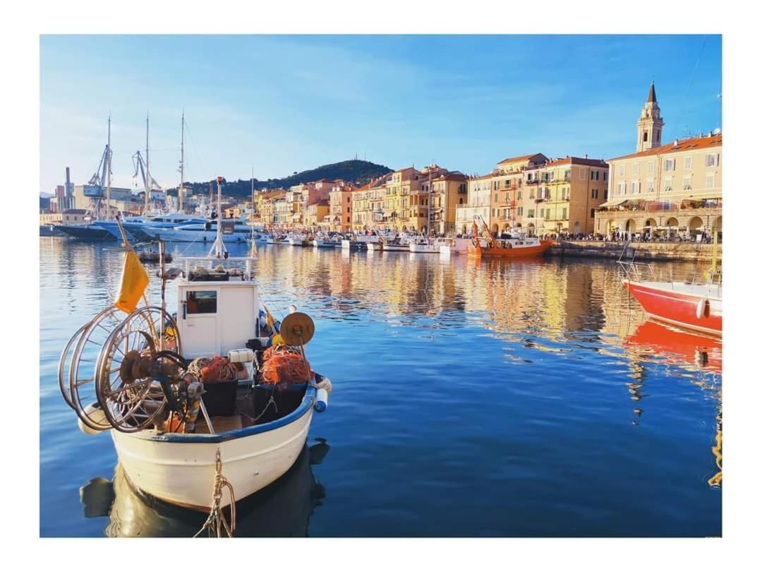 Pama Mar Apartment Imperia Bagian luar foto