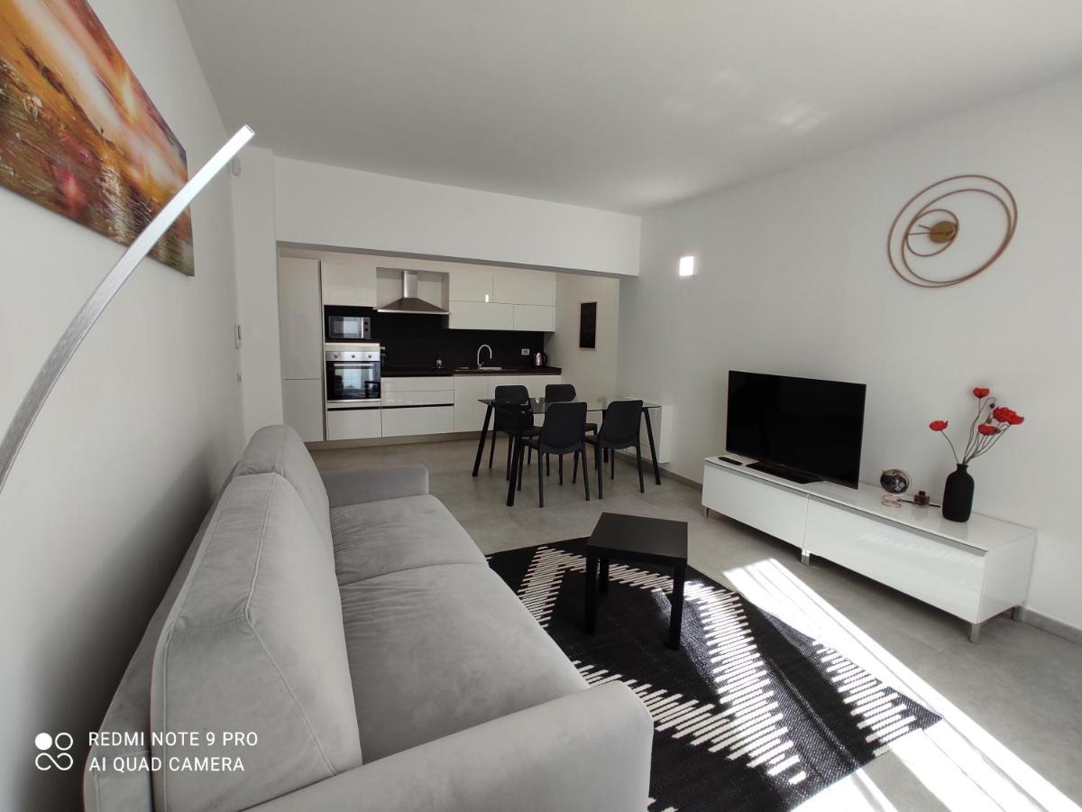 Pama Mar Apartment Imperia Bagian luar foto