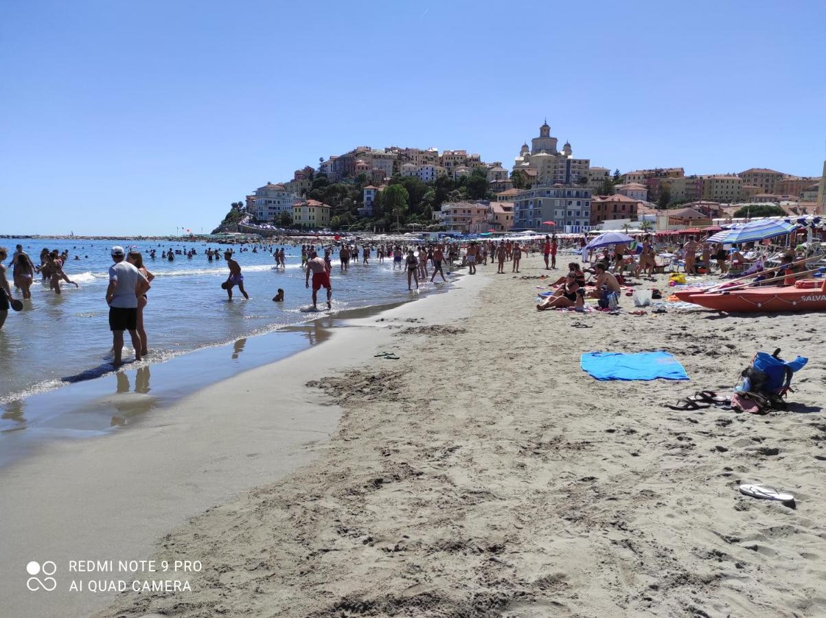 Pama Mar Apartment Imperia Bagian luar foto