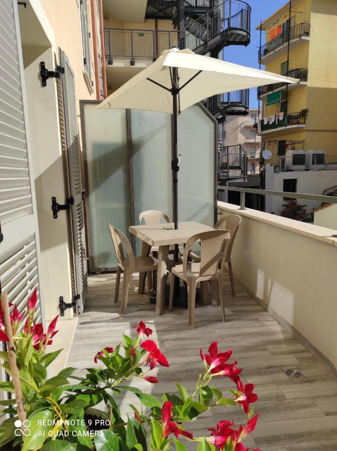 Pama Mar Apartment Imperia Bagian luar foto