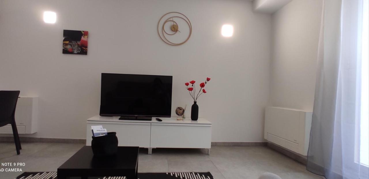 Pama Mar Apartment Imperia Bagian luar foto