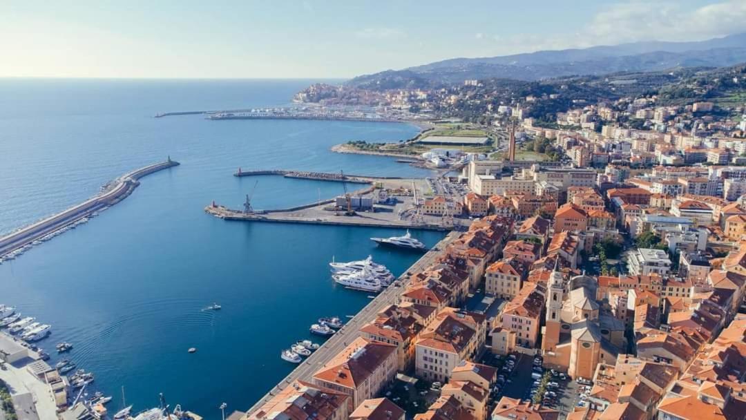 Pama Mar Apartment Imperia Bagian luar foto